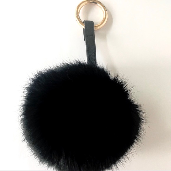 Accessories - PUFFBALL KEYCHAIN